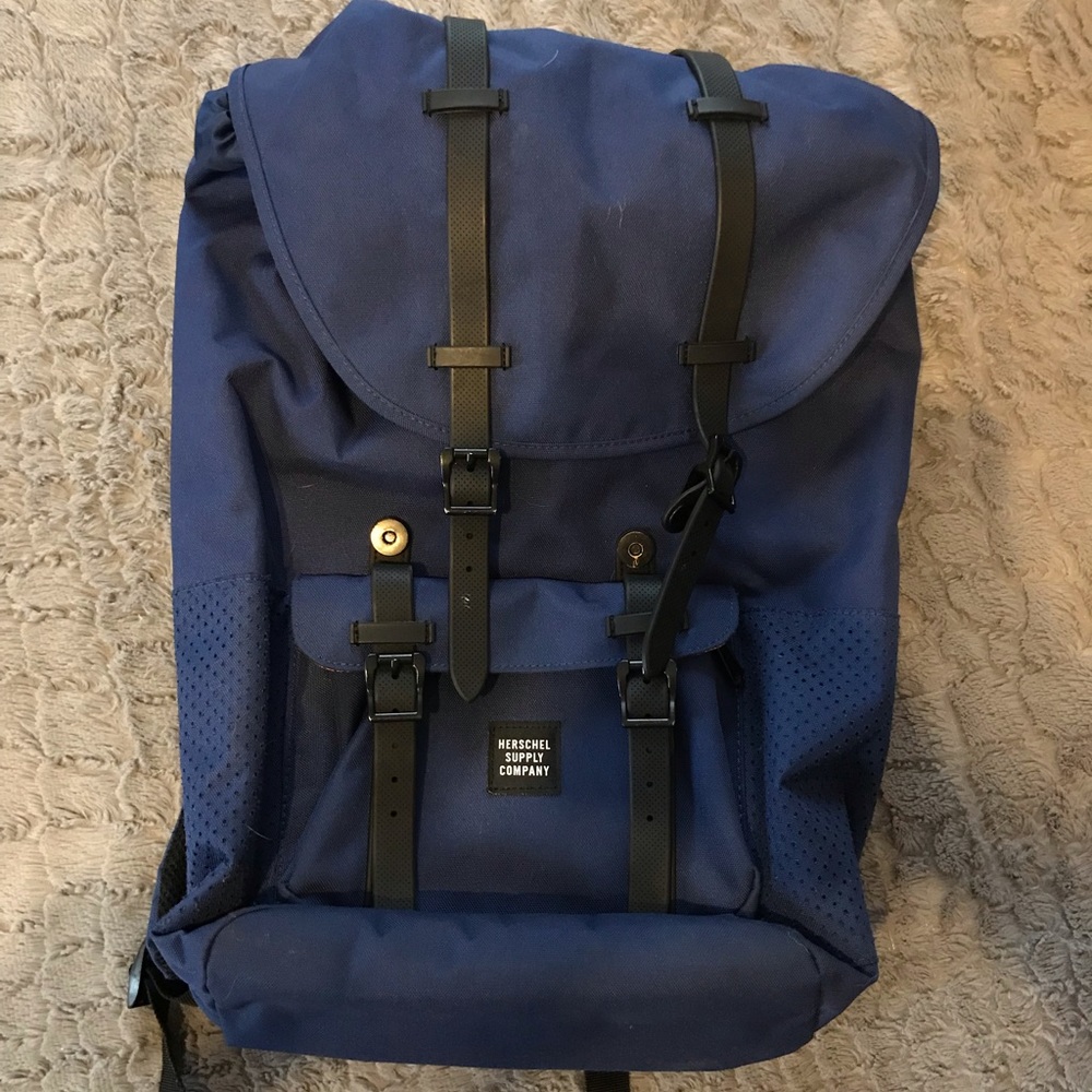 Herschel S.C. Little America backpack